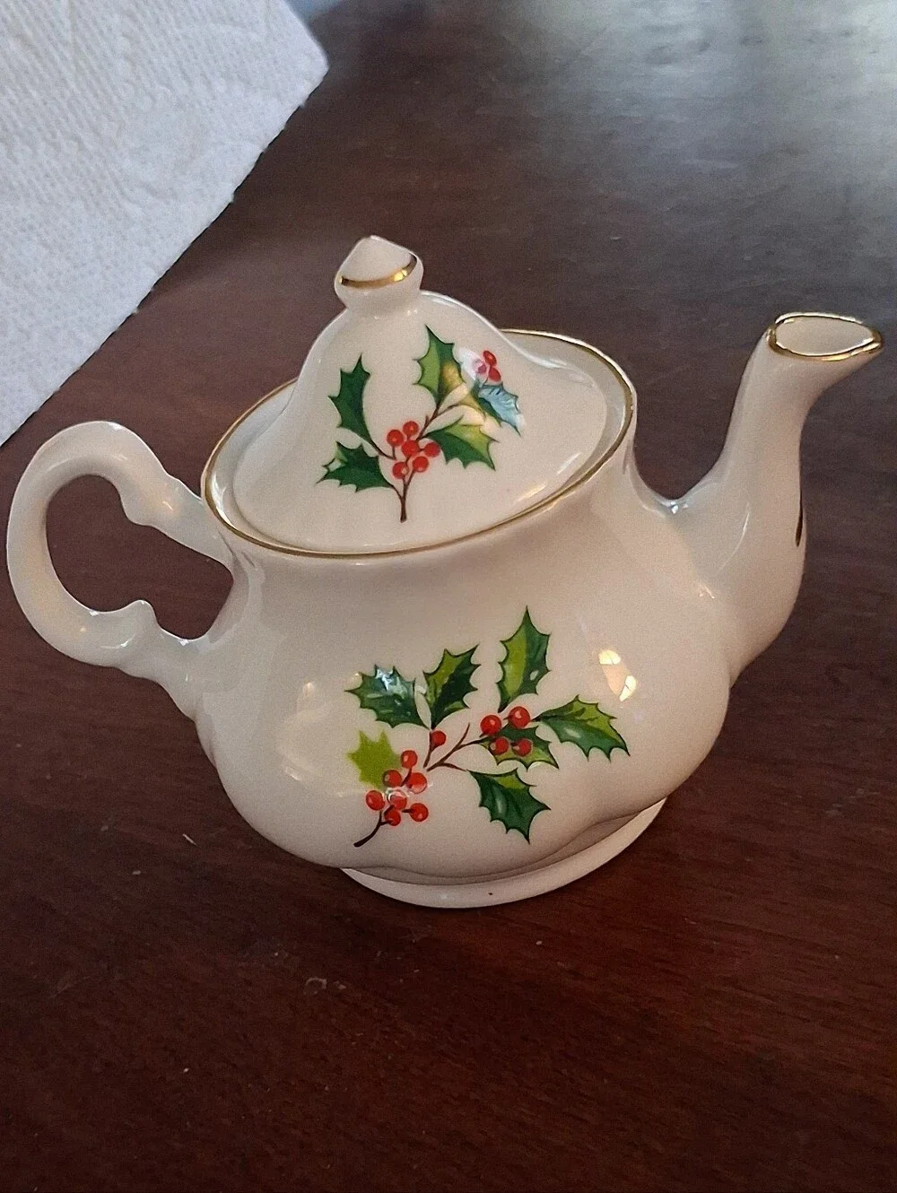 Miniature Teapot By Leonardo Canziani England Bone China Christmas Scenes